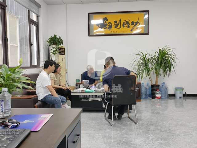 5G影院天天爽機械熱情接待遠道而來的印度客戶