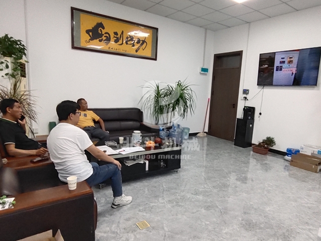 連續式5G影院天天爽入口通過多媒體的形式向客戶展現