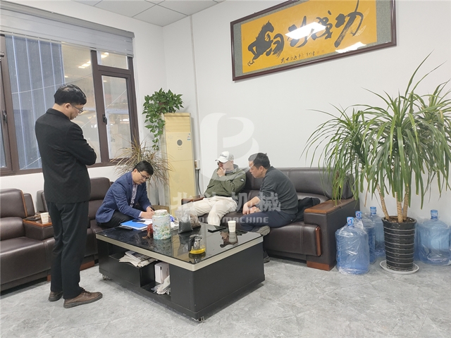 客戶探訪5G影院天天爽機械的餐廚垃圾5G影院天天爽入口生產基地